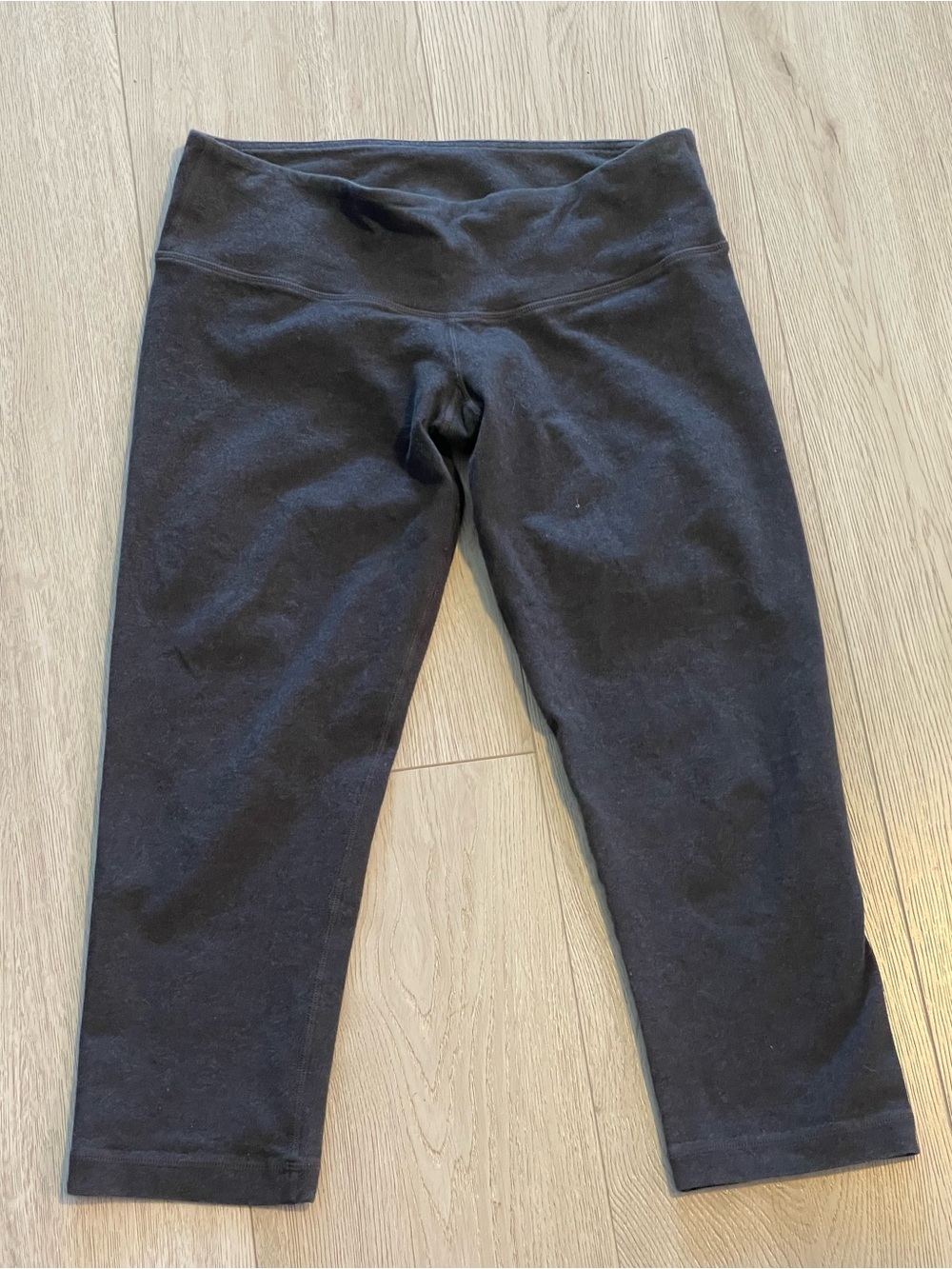 Lululemon Low Rise Crop Leggings - Grey Cotton Capris
